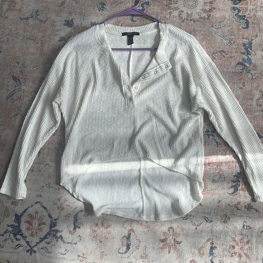 Forever 21 Women’s cropped sweater. Size s.